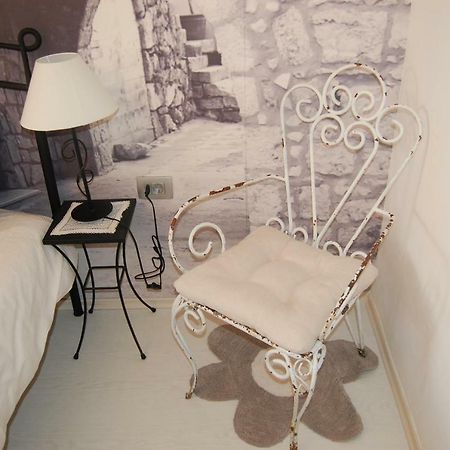 Studio Apartment For 2 Adults And 1 Child Makarska Exterior foto